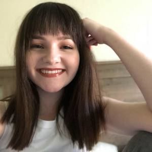 Meet your Posher, Carly